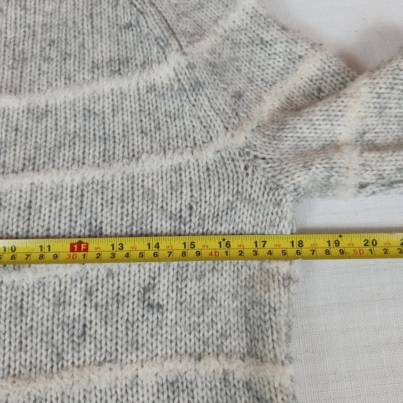 J CREW SWEATER WOMEN'S SZ S. - Picture 5 of 6